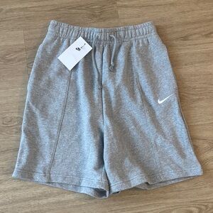 NWT Nike Men's Athletic Sweat Shorts in Light Gray